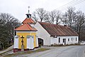 English: Chapel in the village of Jeznice, České Budějovice District, the Czech Republic. Čeština: Kaple ve vesnici Jeznice, okres České Budějovice.