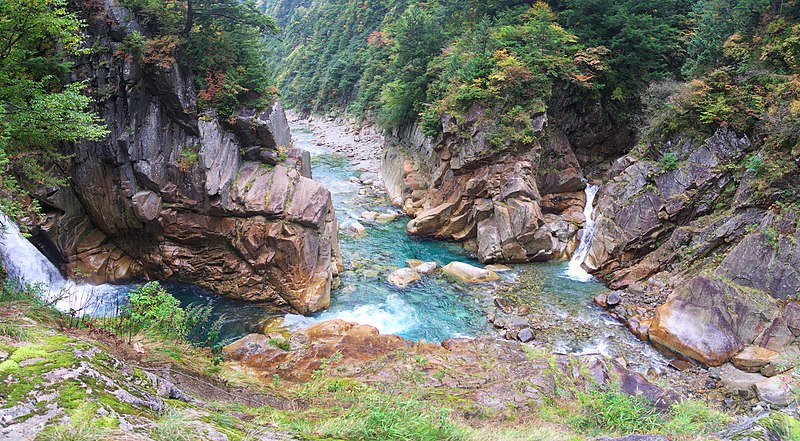 ファイル:Jujikyo in Kurobe Gorge.jpg
