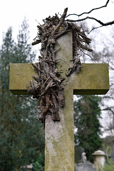 File:Kensal Green Cemetery, London (39697303820).jpg