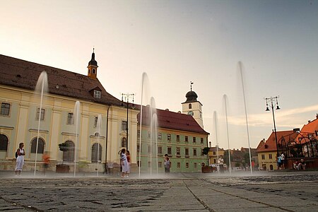 Large Square Sibiu-Romania.jpg