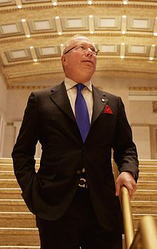 Mussio, Ottava, Ontario, Kanadadagi Sir Jon A. MakDonald binosidagi asosiy ma'ruzadan keyin.