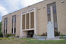 Lincoln County Courthouse West Virginia.jpg