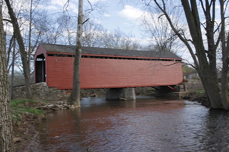 File:Loys Station Covered Bridge 04.JPG