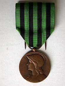 Médaille à ruban commémorative de la guerre 1870 - 1871.jpg