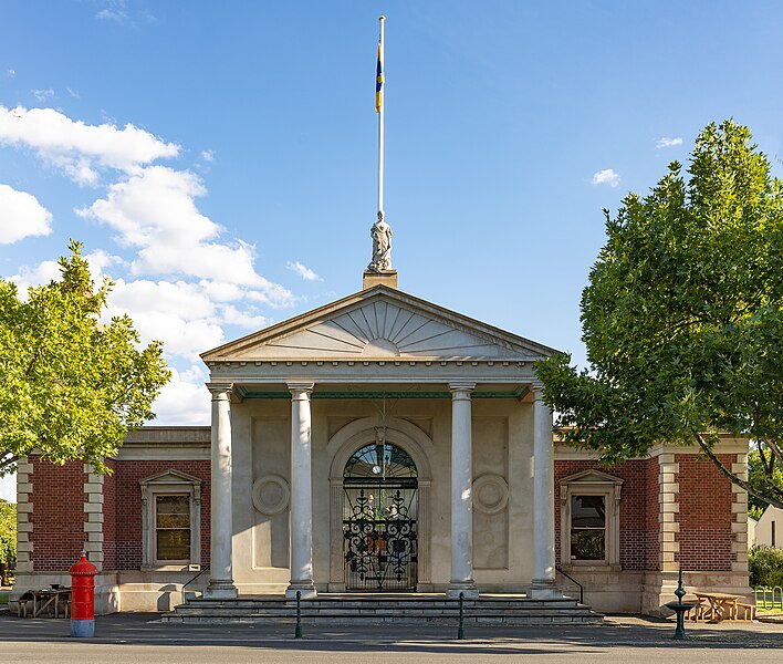 File:MarketBuildingCastlemaine sm.jpg