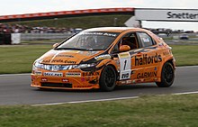 Neal driving the Team Halfords-run Honda Civic at Snetterton in the 2007 BTCC season. Matt Neal Honda 2007.JPG