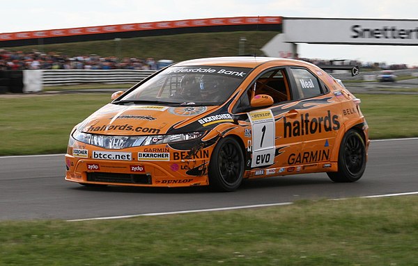 Matt Neal's Honda Civic at Snetterton in the 2007 BTCC season