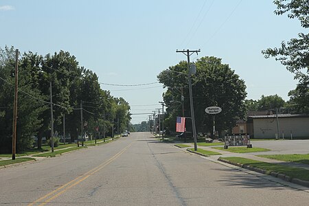 Mattoon Wisconsin Downtown 1 looking south.jpg