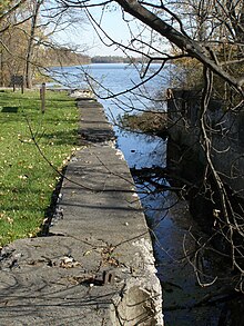 File:Maumee_&_Ohio_canal_(Lock_from_river).JPG