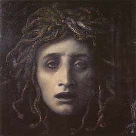 Tabelle der Medusa-Maske in Purpurtönen.  Die junge Frau hat den Mund offen und scheint in tiefer Not.