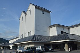 美馬市立図書館が入る美馬市地域交流センター