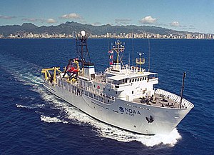 NOAAS Oscar Elton Sette (R 335) underway off Honolulu, Hawaii, sometime between 2003 and 2009. NOAAS Oscar Elton Sette (R 335).jpg