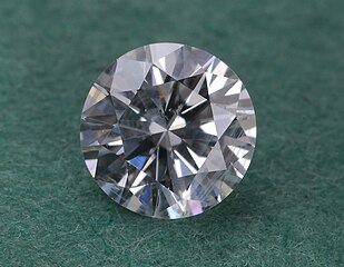 behagelig lade Rejse tiltale File:Natural white diamond.jpg - Wikimedia Commons