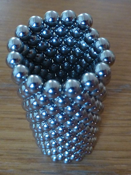 File:Neodymium magnet balls 1140968.jpg