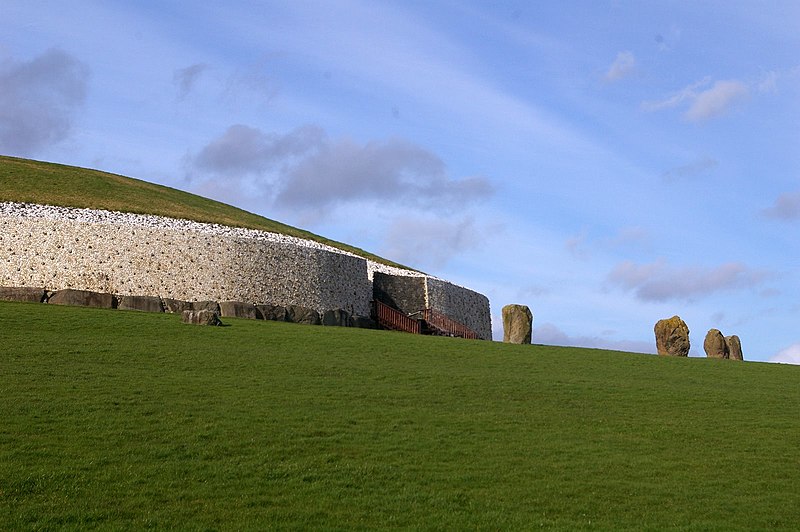 File:Newgrange 016.jpg