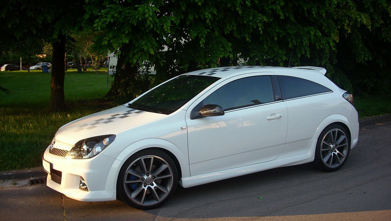 File:Opel Astra H OPC Nuerburgring Edition.JPG - Wikimedia Commons