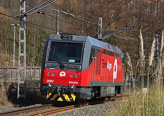 Español: La locomotora Euskotren TD 2001 BB "Bidasoa" de EuskoKargo pasa como un tiro ante la cámara durante las pruebas que efectuó el pasado 10 de marzo en el ramal Lutxana-Sondika. Asua-Erandio.