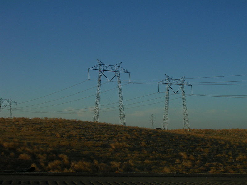 File:Pacific Gas and Electric 500 kV power lines.JPG