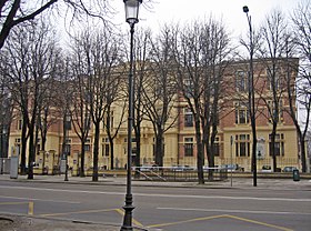 Palazzo Giordani (Parma) - facciata principale.JPG
