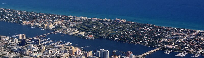File:Palm Beach proper Florida photo by Don Ramey Logan.jpg