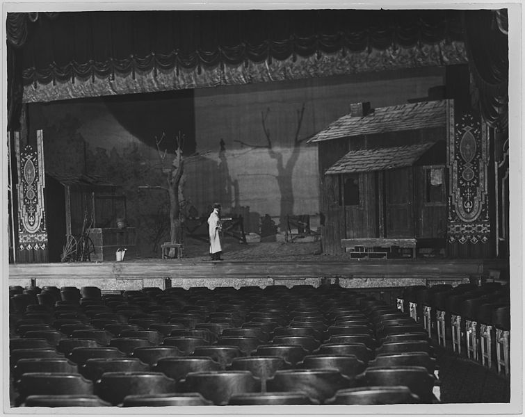 File:Paramount Theater. Omaha - NARA - 283721.jpg