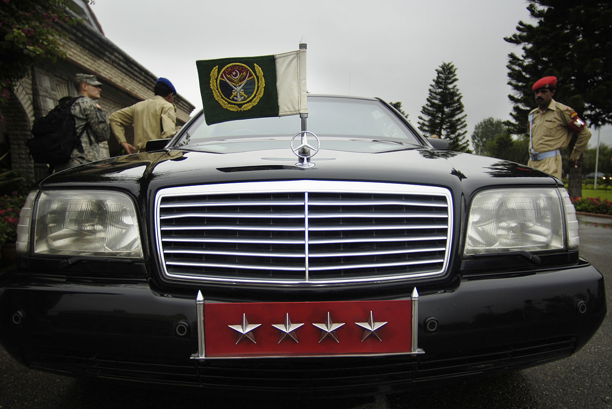 File:Pervez Musharraf's Mercedes Benz in Pakistan.jpg - Wikimedia Commons