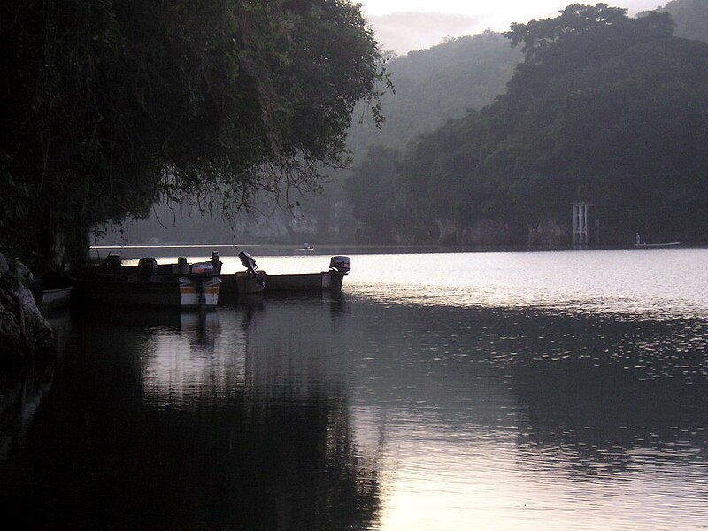 File:Pinacanauan River (Penablanca, Cagayan).jpg