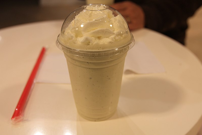 File:Pistachios gelato Milkshakes - domed plastic cup.jpg