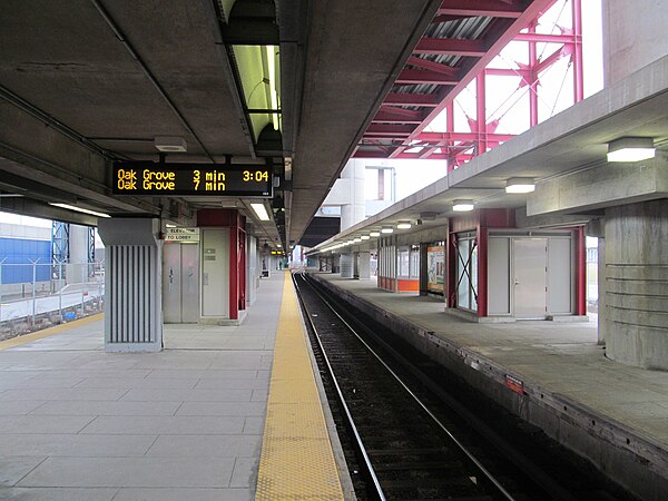 Image: Platforms at Community College station with countdown sign, January 2013