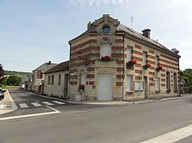 Das Rathaus von Presles-et-Boves