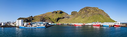 Porto de Vestmannaeyjar, Heimaey‎, Ilhas Vestman, Região Sul, Islândia (definição 8 930 × 2 640)