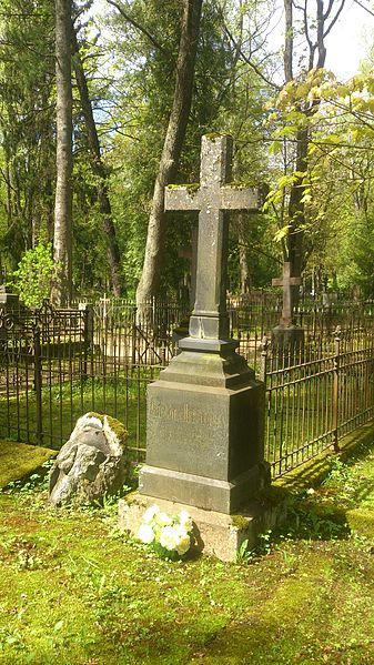 File:Raadi cemetery, Tartu, May14th, 2015 32.JPG