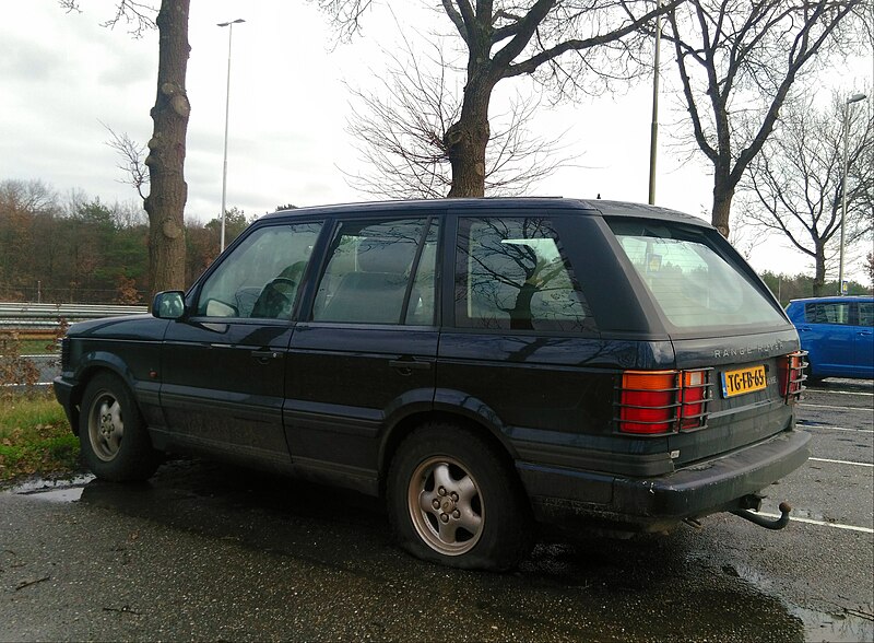 File:Range Rover 4.6 HSE (45718369275).jpg