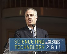 Jeanloz in 2011 Raymond Jeanloz at CTBTO Science and Technology conference.jpg