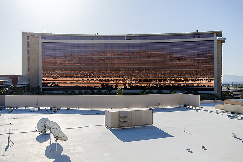 File:Red Rock hotel tower (2018).jpg