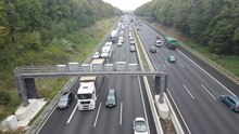 Fișier: Rettungsgasse A3.webm