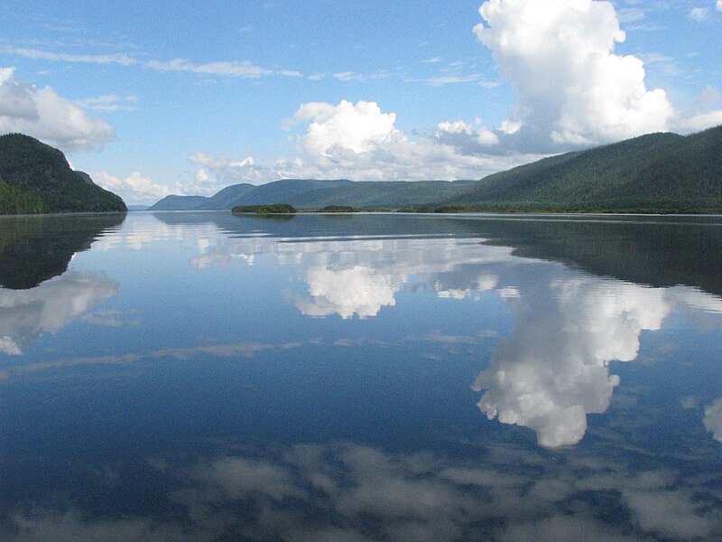 File:Rivière Péribonka Nuages IMG 0657.jpg