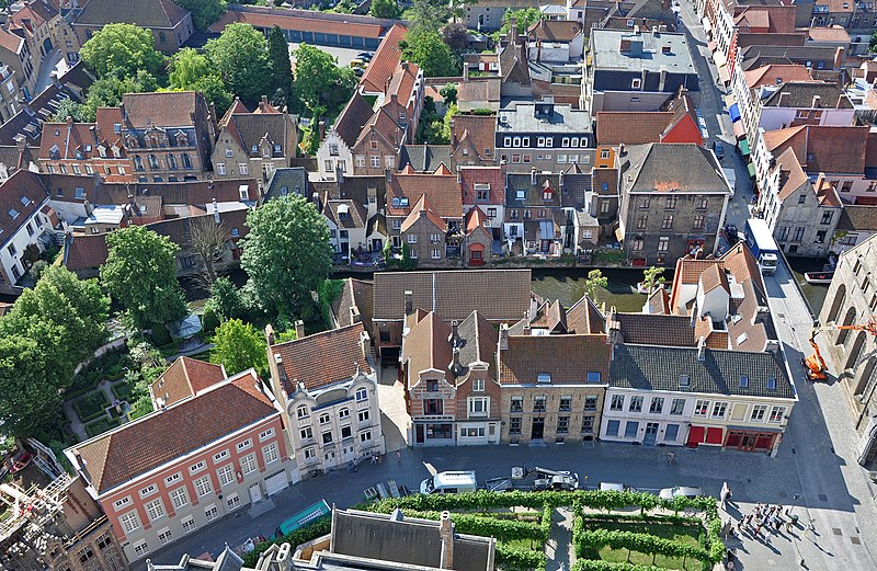 File:Roofs of Bruges R02.jpg