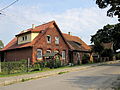 English: Building in Rozogi, powiat mrągowski Polski: Budynek w mejscowości Rozogi (powiat mrągowski)