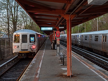 SIR Tottenville Station