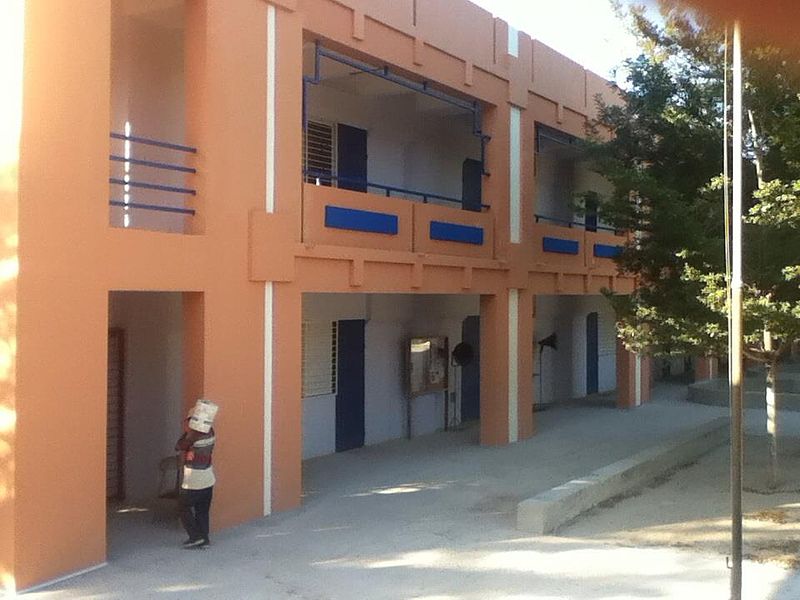 File:SLG Secondary School (post-earthquake).jpg