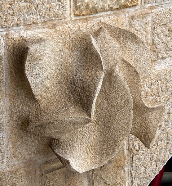 File:Sagrada Familia Decoration 2 (5839735430).jpg