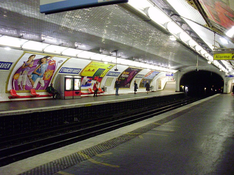 File:Saint-François-Xavier metro quai 01.jpg