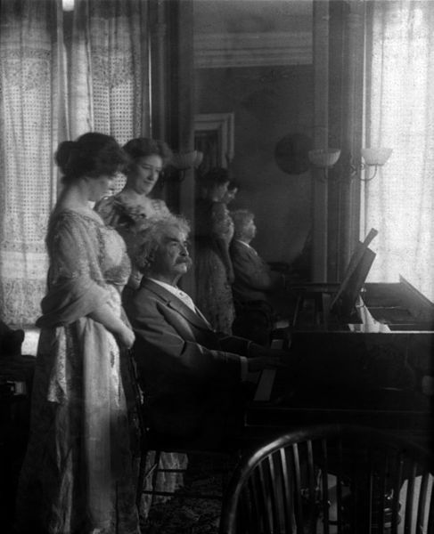 File:Samuel Clemens with Clara Clemens and her friend cph.3a02910.jpg