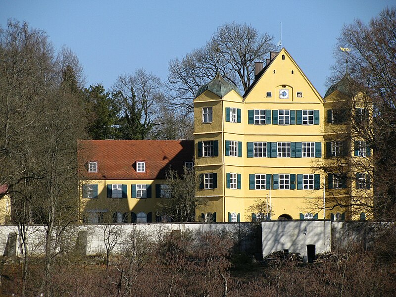 File:Schloss Leutstetten-2.jpg