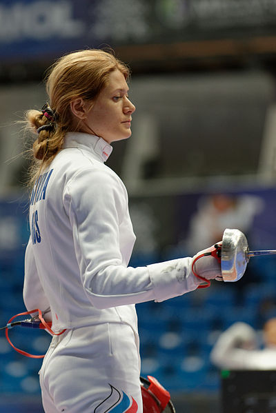 File:Sivkova v Luo Fencing WCH EFS-IN t141304.jpg