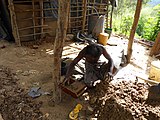 Construction d’une maison à partir de matières premières environnante. Category:construction in Sri Lanka