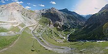 Les virages en épingle de la route du côté valtellinais.