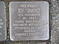 Hier wohnte Ida Simons, geb. Rosenberg, Jg. 1881, Flucht 1938 Holland, interniert Westerbork, deportiert 20.7.1943 Sobibor, ermordet 23.7.1943