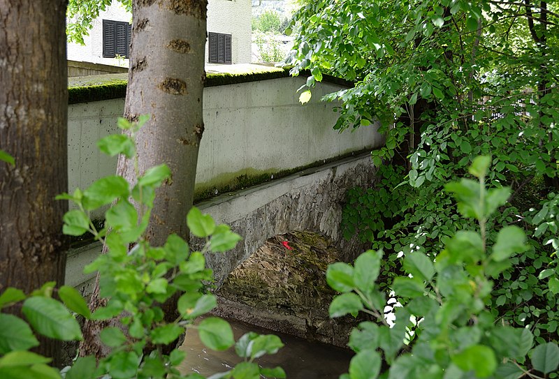 File:Straßenbrücke Kleine Erlauf, Gresten 01.jpg